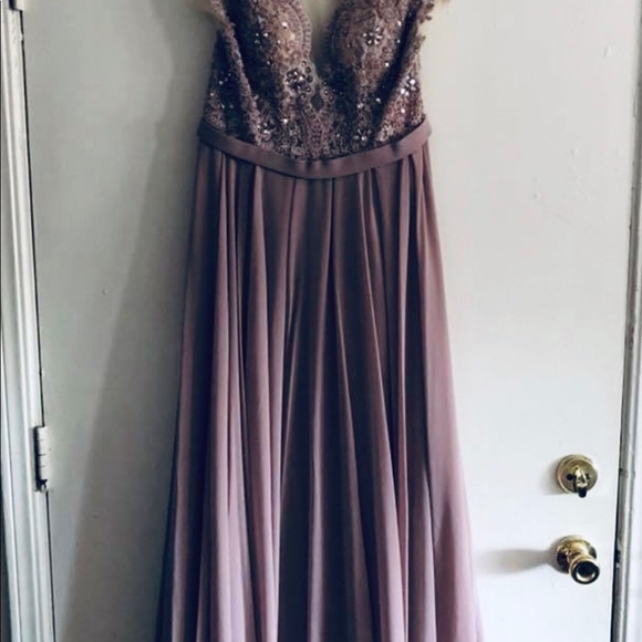 Long beautiful bridesmaid dress - Picture 4 of 4